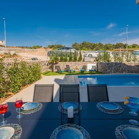 Harmony Luxury Villa *